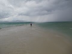 腹ごしらえ後は幻の島へ。
ライズ石垣島さんにおせわになりました。
ちょっとモーゼみたい(^^)/