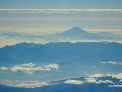 青森空港へ向かう機内、富士山を見ることが出来ました。