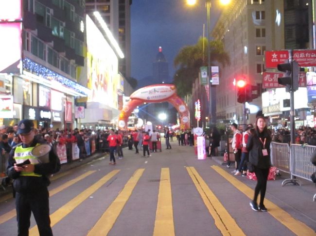 彌敦道も通行止