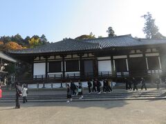 たくさんの修学旅行生がいた。

法華堂

朝の勤行を見学させていただく。

中まで入る修学旅行生は、いない。

不空羂索観音立像は、必見です。