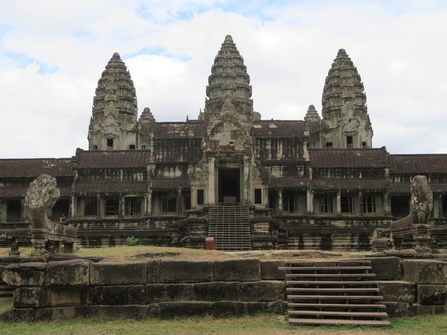 15分ちょっとのトイレ休憩の後、すっきりしたところで見学再開できたのは13：40前。<br /><br />南側から見学再開。