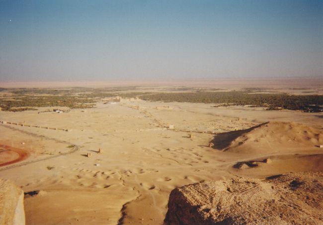 パルミラからダマスカスへ戻るバスで隣に座っていた日本人の方と、ダマスカスで一緒に食事をしました。<br /><br />翌日は陸路ヨルダンへ向け出国。<br />さらに陸路でイスラエルを目指しました。