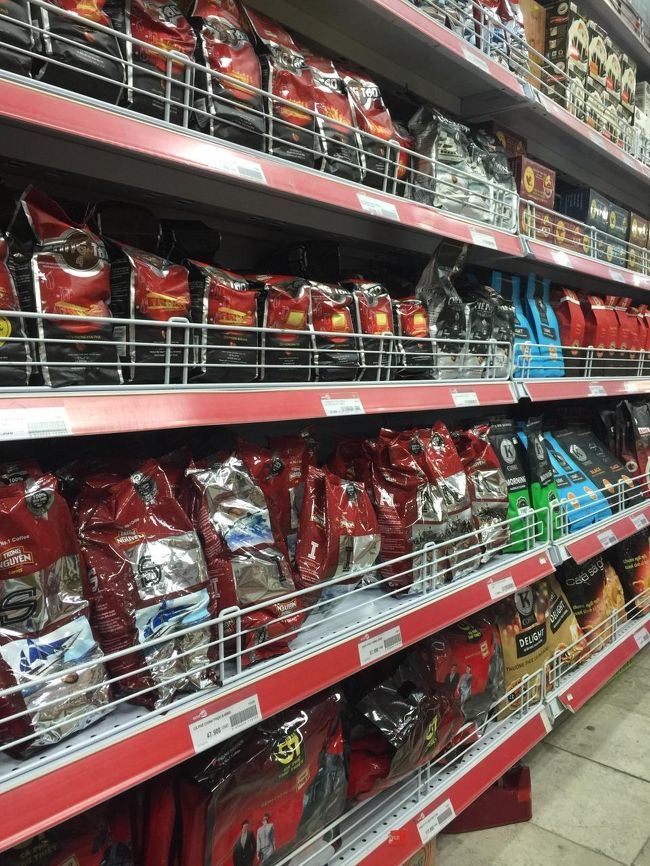 人気のg7もここに。私はここのところもっぱらインドネシアの珈琲なのでパス。