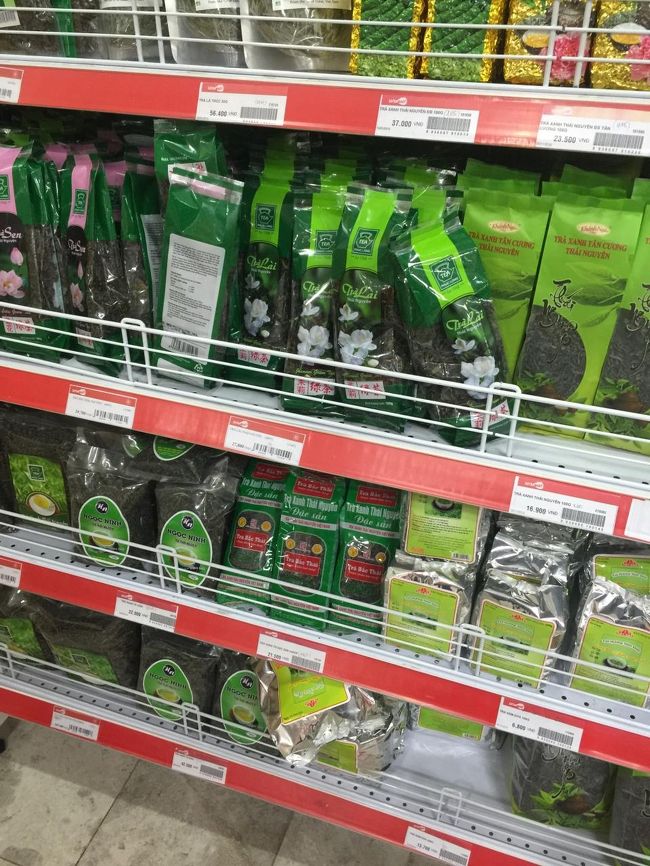 ハス茶も他のスーパーに比べ充実。