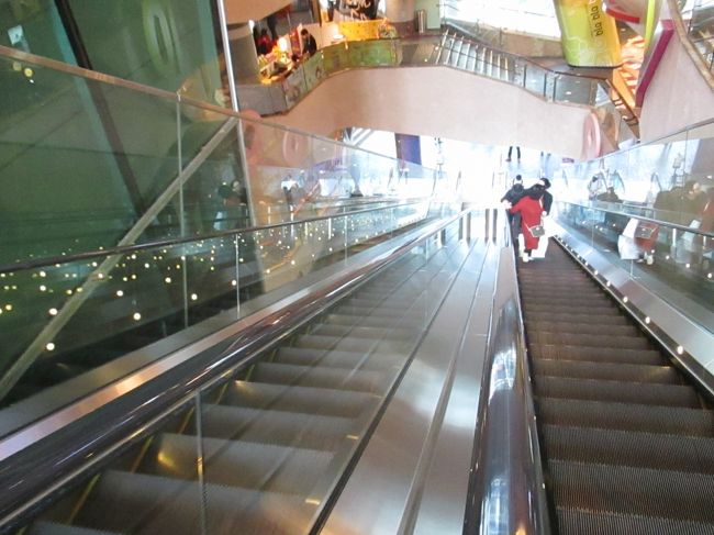 ながーーーーーいエスカレーター。