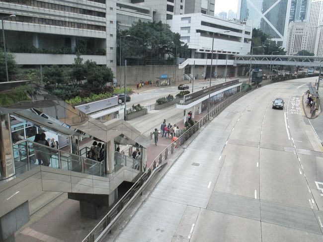 そして金鐘（アドミラルティ）までMTRで移動。