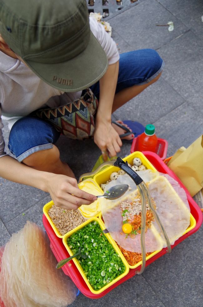 ライスペーパーの上に具を乗せて。