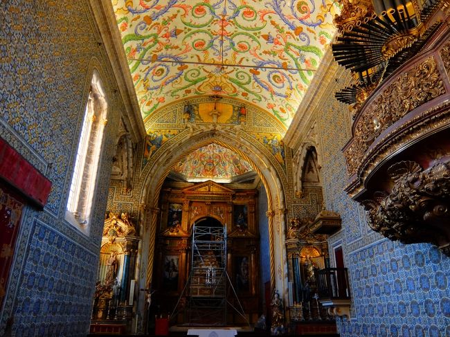 大学内の教会。<br />