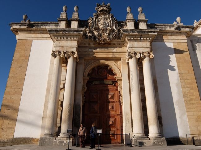 有名な図書館。<br />内部はかなりすごかったが、写真撮影不可。