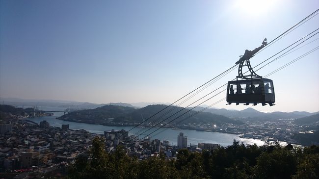 千光寺、到着！<br /><br />お参りして、お土産に御守りでもと思ってみていたら、売り場のおばちゃんのゴリゴリセールスに萎える。<br /><br />ま、営業マンとしては優秀ですね。<br /><br />ただ、そのゾーンを抜けると、これまたすばらしい景色に出会えます！