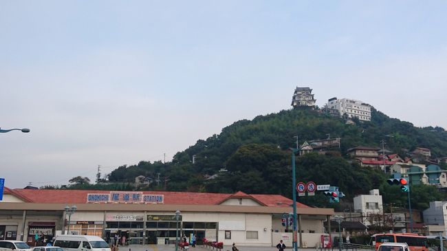 快晴！<br />尾道散策にはもってこいだ。<br /><br />尾道駅内にある観光案内所で散策マップをもらい出発。