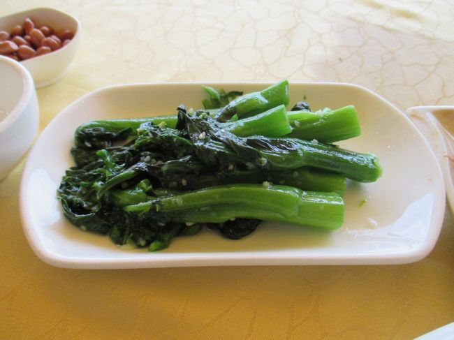 青菜のガーリック炒めでフィニッシュ。