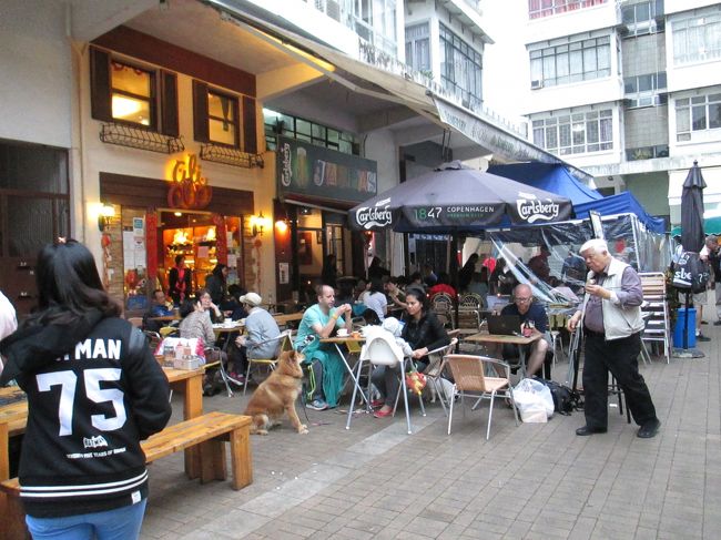 食後は西貢の街を散策しました。路地にもたくさんお店があって、またゆっくり<br />来て見たいと思いました。