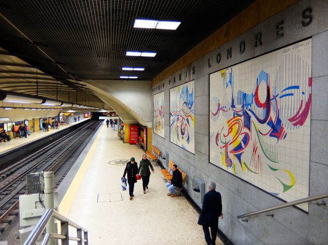 駅はわりとキレイ。