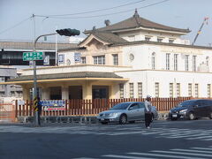 近くに見える旧高雄駅