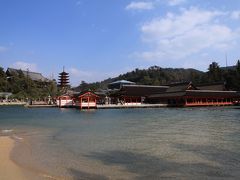 千畳閣と五重塔、厳島神社を収めた写真
青空と、神社の赤のコントラストはなかなか圧巻でした