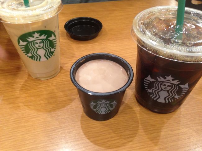 はやりのスタバプリンをいただきます。