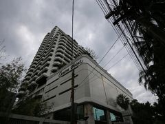 2泊寝るだけなので、安ホテル「Centre Point Sukhumvit 10」です