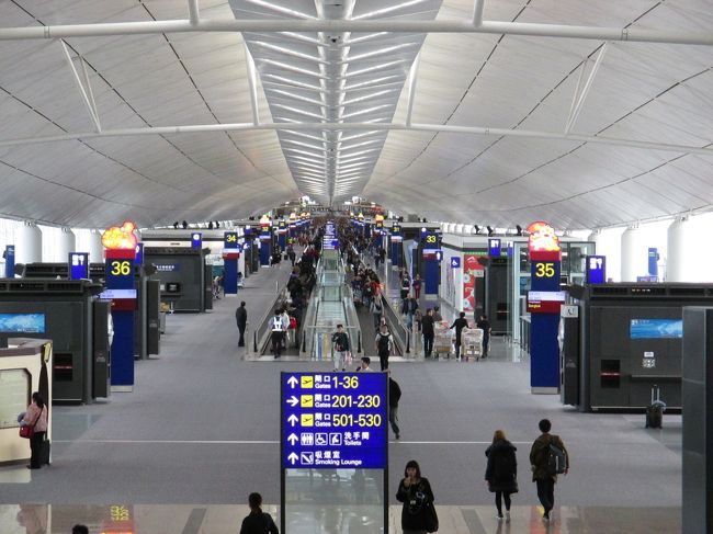 長いコンコース