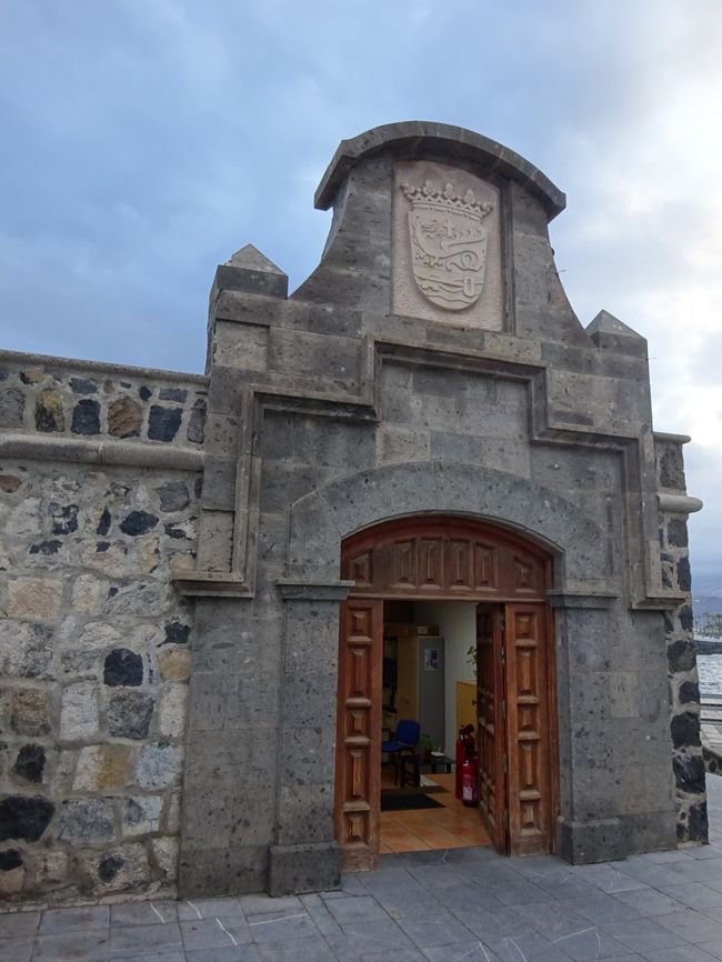 要塞の北側の端に Officinas Municipales