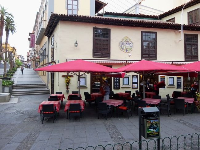 カフェ・レストランの壁を飾っています。