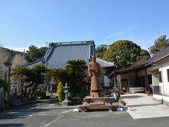 宝福寺と唐人お吉記念館は、同じ敷地にあります。
左が宝福寺さんです。

