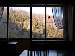 朝食は2階のレストラン「榛名」で榛名の山々を眺めながら。