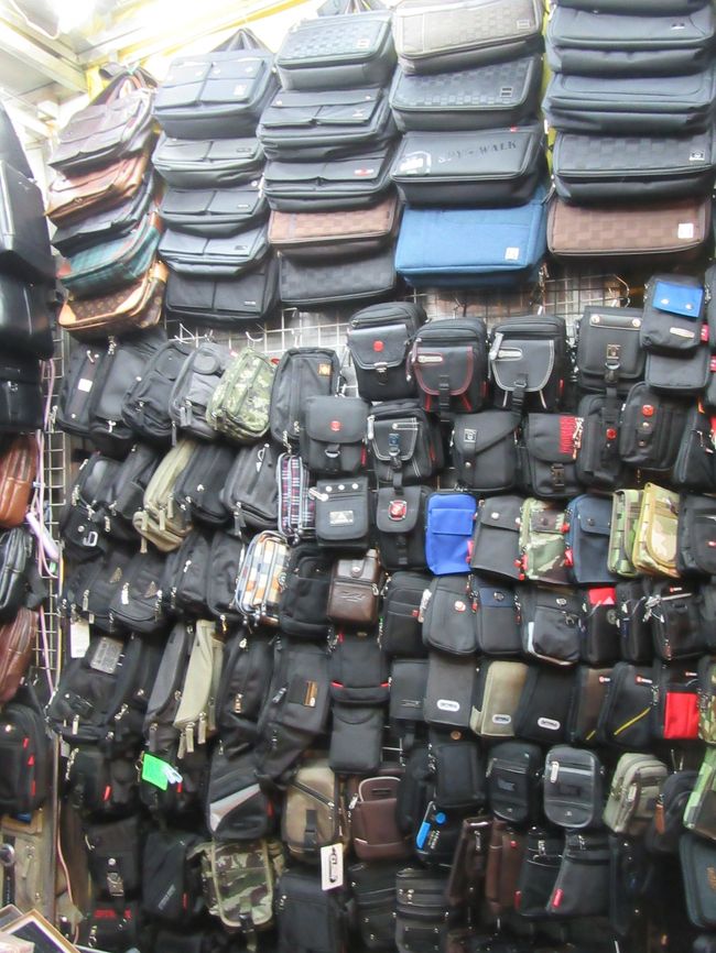 ベルトに付けるポシェット気になる。