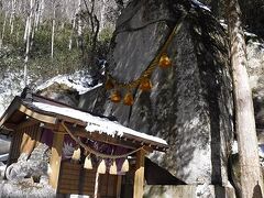 石割神社。
今年は厄年ですが無事に充実した登山ができるようにお参り。