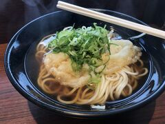 姫路といえば、日本一うまい立ち喰い蕎麦。
本日の朝食をとります。
出汁がめちゃめちゃ美味い・・・
もちろん飲み干します。
