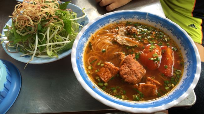 まずは、やはりヌードル。