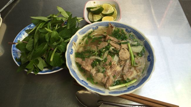 ベトナムと言えば、ホー。ホーも頂きました。