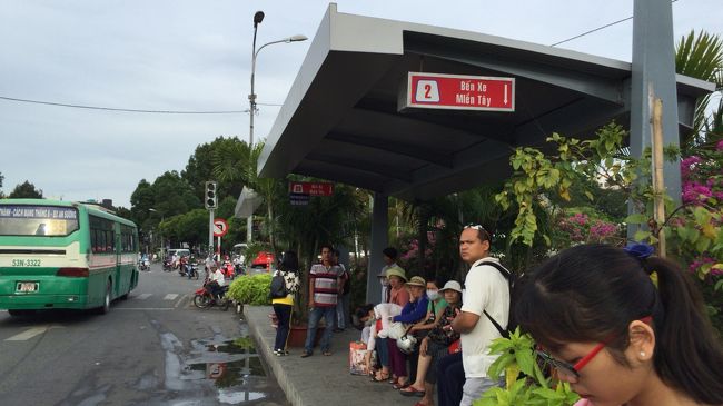 まず、ターミナルまで行きます。