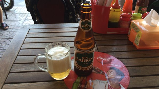 サイゴンビアで、一息。