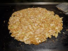 ソラマチでお昼にもんじゃを食べました。