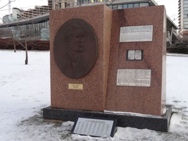 杉原千畝の記念碑を見学。