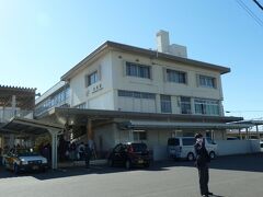 吉原駅から散策のスタートです。
今日は毘沙門天の大祭日のため電車も駅付近も大変混雑していました。

