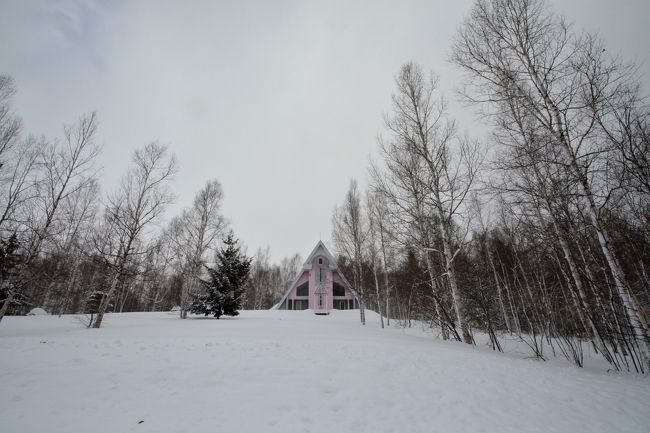 ウエディングビルケ<br />建物の周囲を白樺（ビルケ）とカラ松で囲われた挙式場らしいです。<br />晴れてる時にまた来よう。