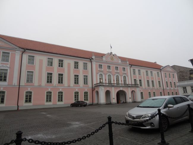 国会議事堂。<br /><br />この日はめちゃ寒かった！！<br />寒さに慣れてきたとはいっても、この日は寒かった～<br />－３～４℃くらいだったかも。