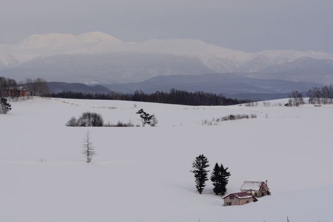赤い屋根の家を撮りつつ…