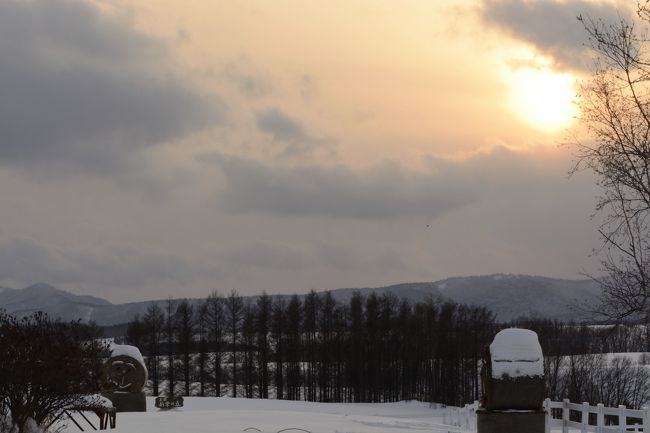 赤く染まりつつある新栄の丘を横目で見ながら…