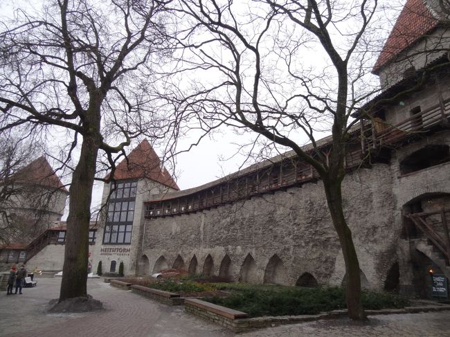 修道院だったかな。<br />現在はレストランになっていました。