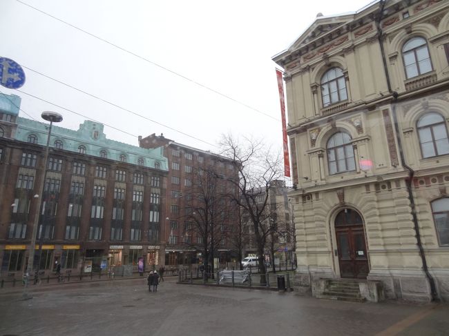 都会にやってきた！という感じ。<br />首都ですもんね。