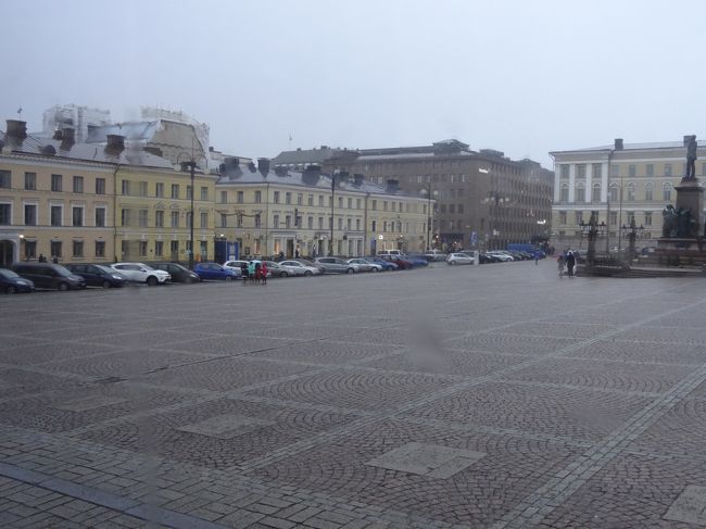 広場。<br />色んな催し物が行われるそうです。