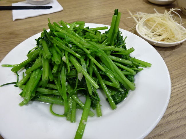 青菜炒め。安定のおいしさ。