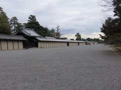 お昼に京都着で、まずはお昼をいただき
（別途口コミで書きます）
地下鉄にて、今日の観光「京都御所」に。