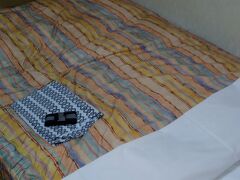 格安で宿泊したのでベッドもこんな感じです。
