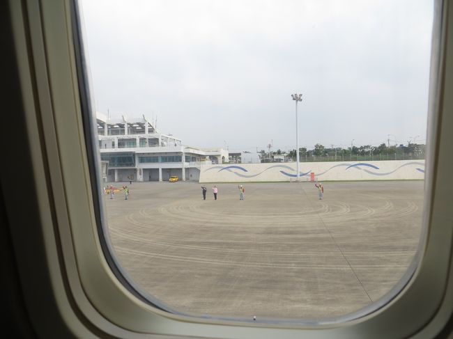 久米島空港では毎回大勢のスタッフが見送ってくれます。