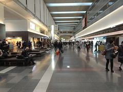 羽田空港到着到着！！事務所の人達にお土産を購入してから