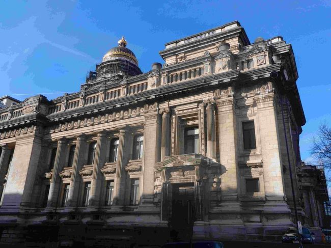 最高裁判所です。<br />中世の絞首刑場の跡に建てられたそうです。聞くとちょっと怖い。